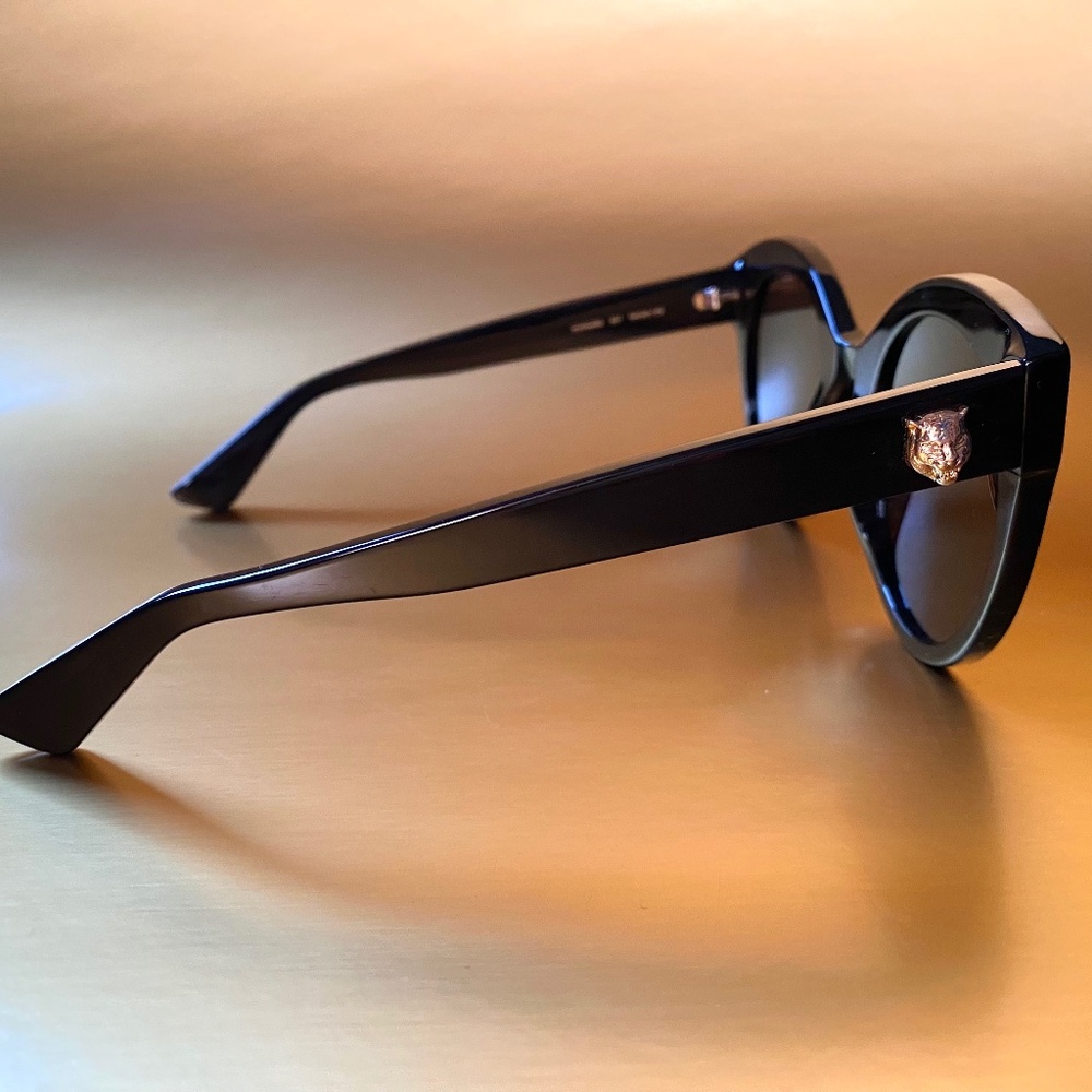 GUCCI Black Cat Eye Sunglasses with Gold Detail - Picture 3 of 5